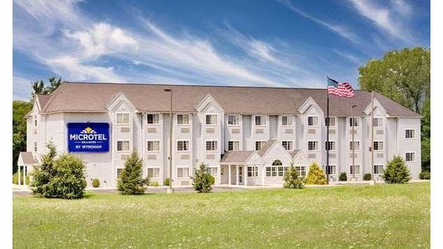 Microtel Inn & Suites by Wyndham Hagerstown by I-81, Hotel in Maugansville