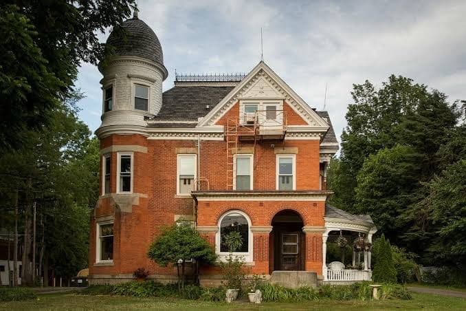 Edwards Waterhouse Inn, Bed & Breakfast in Fredonia
