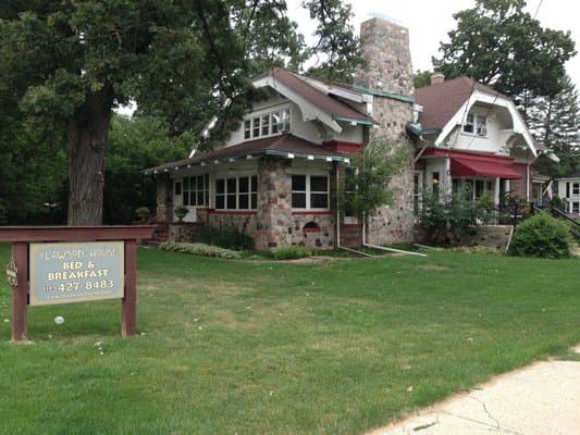 The Lawson House Bed & Breakfast, Hotel in Hales Corners