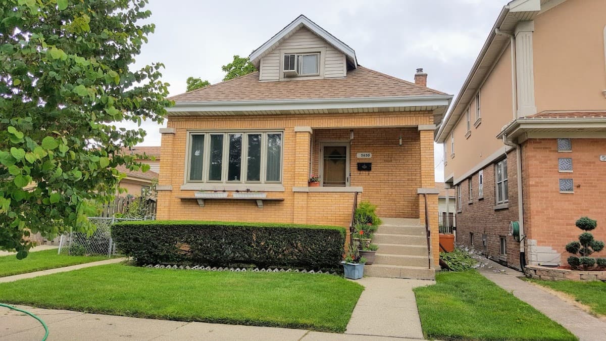 O'Hare Guest House, Guesthouse in Harwood Heights