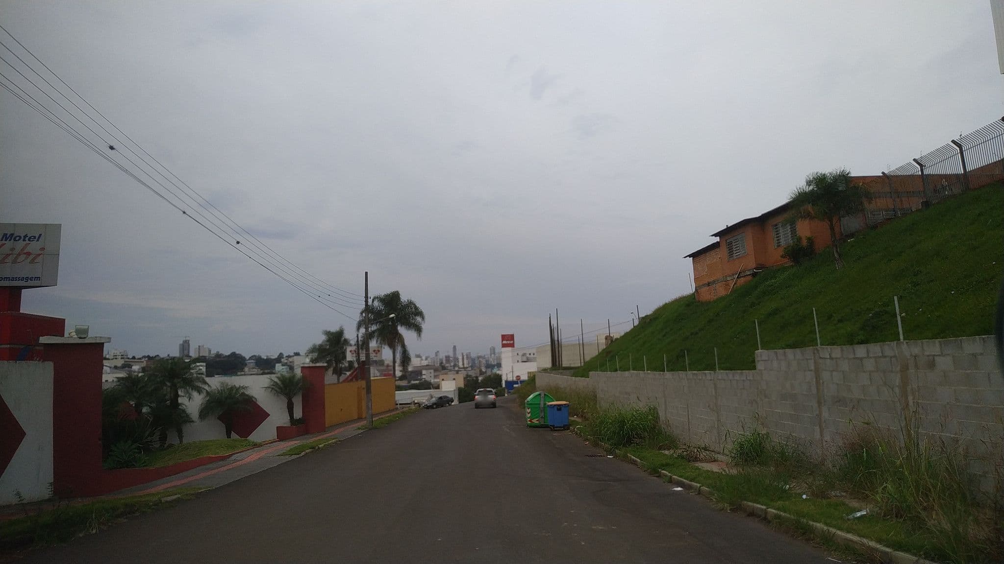 Street view near Álibi Motel, Chapecó — © dclarks (CC BY-SA · Mapillary)