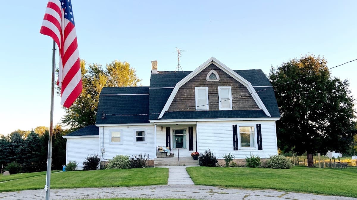 Velvet Sheep Farms, Bed & Breakfast in Howards Grove