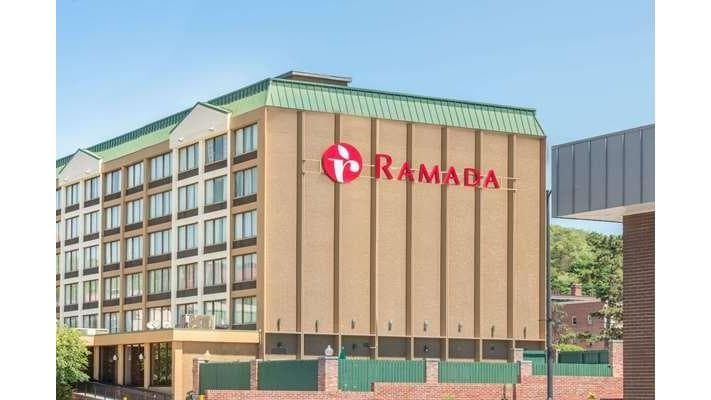 Ramada by Wyndham Cumberland Downtown, Hotel in Wiley Ford