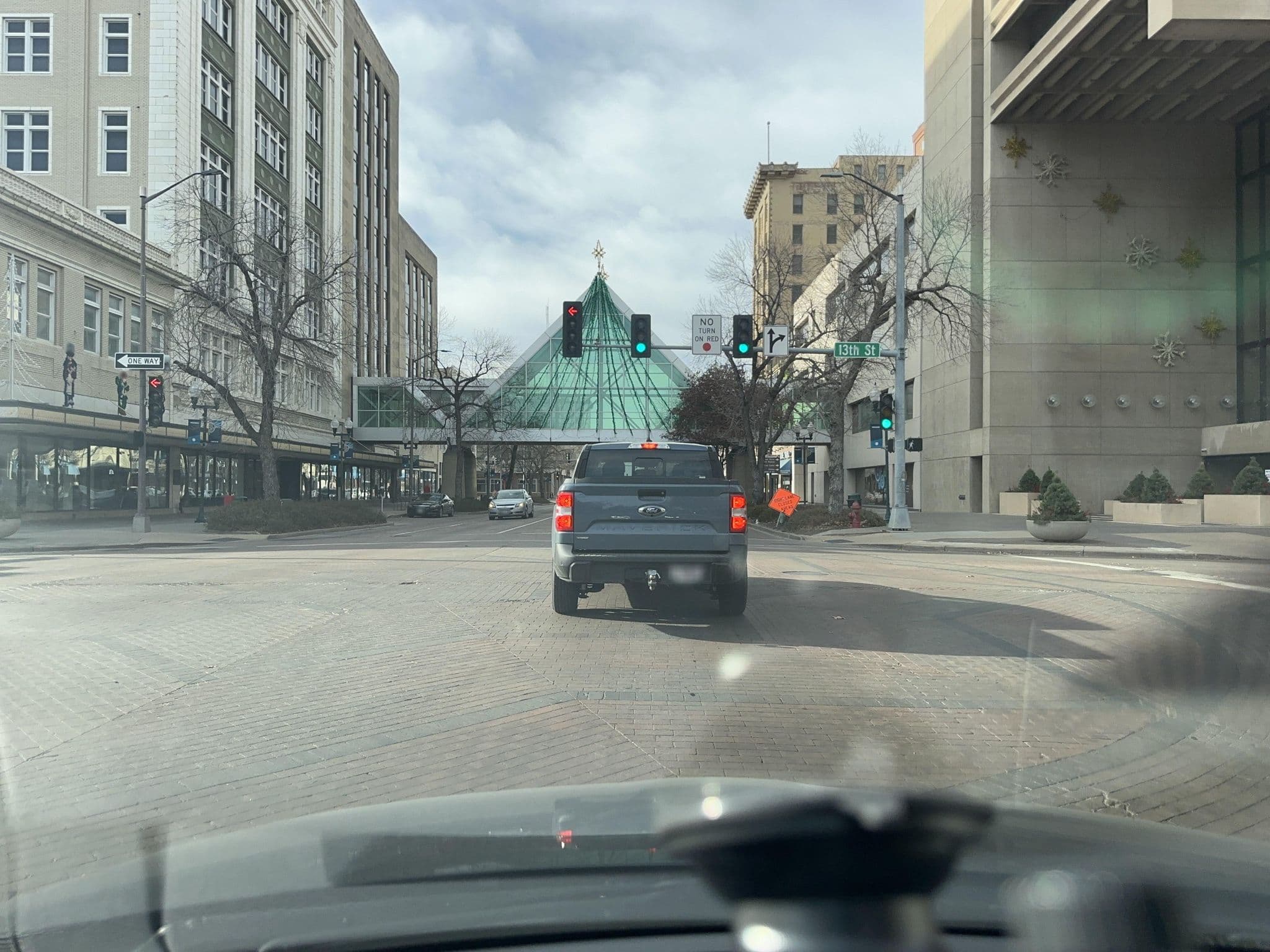 Street view near Lexington, Lincoln — © quickness805 (CC BY-SA · Mapillary)