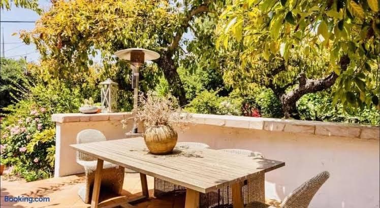 Ojai Valley Villa Retreat and Spa - Entire Place, Holiday Home in Mira Monte