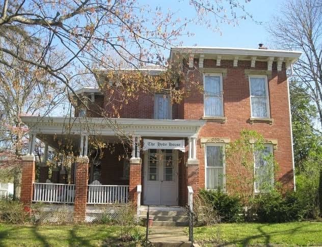 Hyde House Bed and Breakfast, Bed & Breakfast in Nelsonville