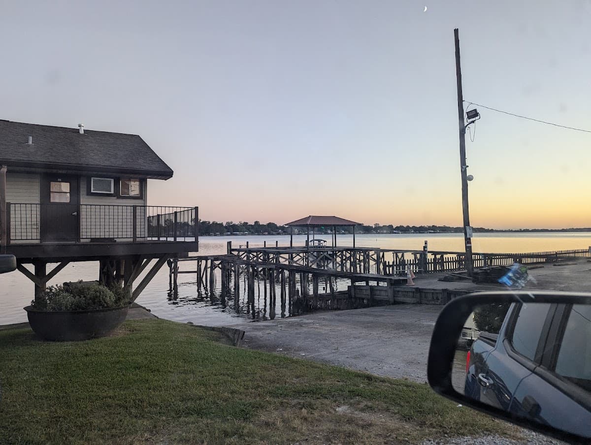 Pointe Breeze on False River, Motel in New Roads