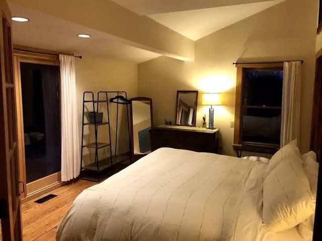 The Cottage @ Chestnut Hill Guest House & Farm, Guesthouse in North Boston