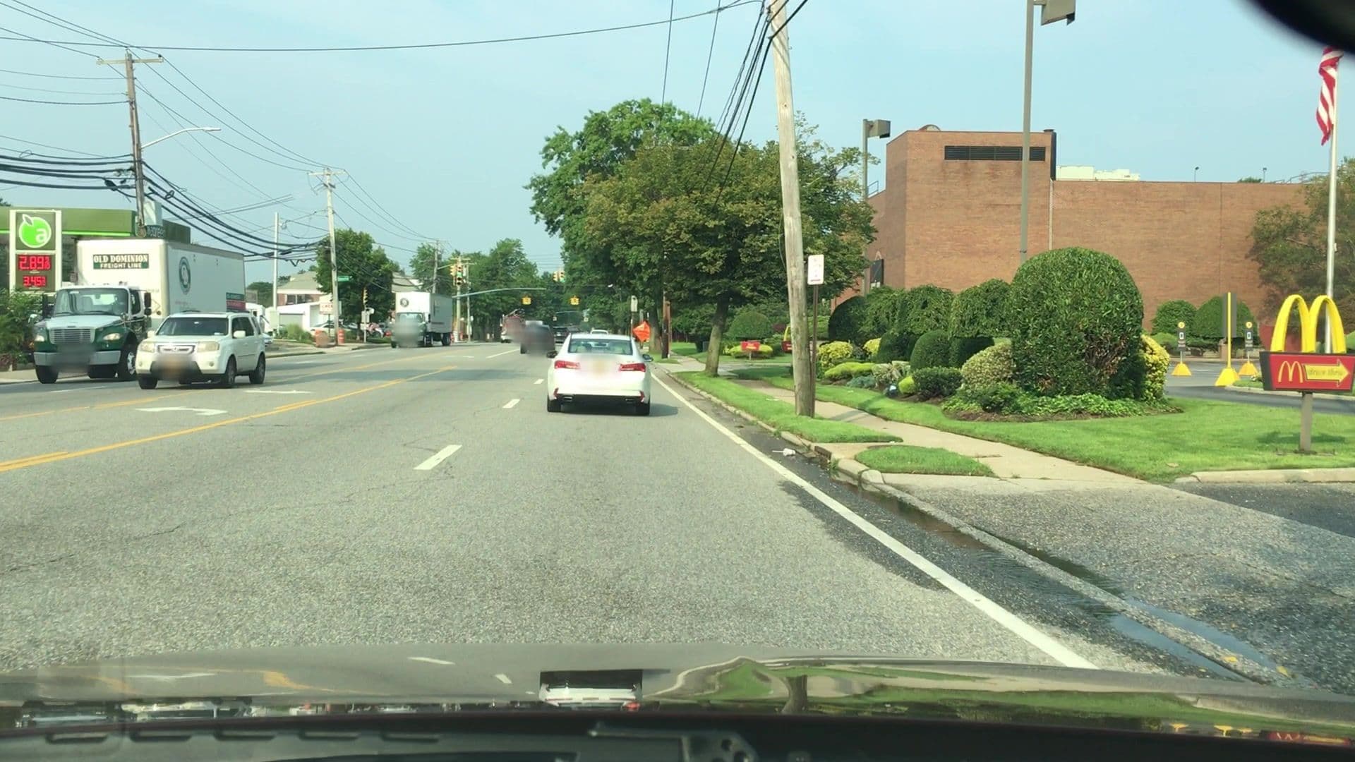 Street view near ADEEL HOTEL LLC, Plainview — © lvl5 (CC BY-SA · Mapillary)