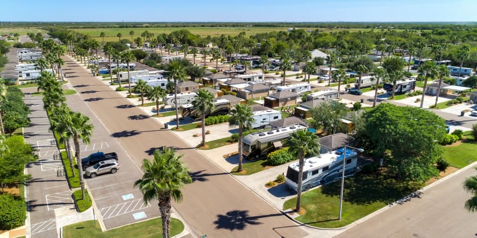 Bentsen Palm Village RV Resort, Hotel in Palmview South
