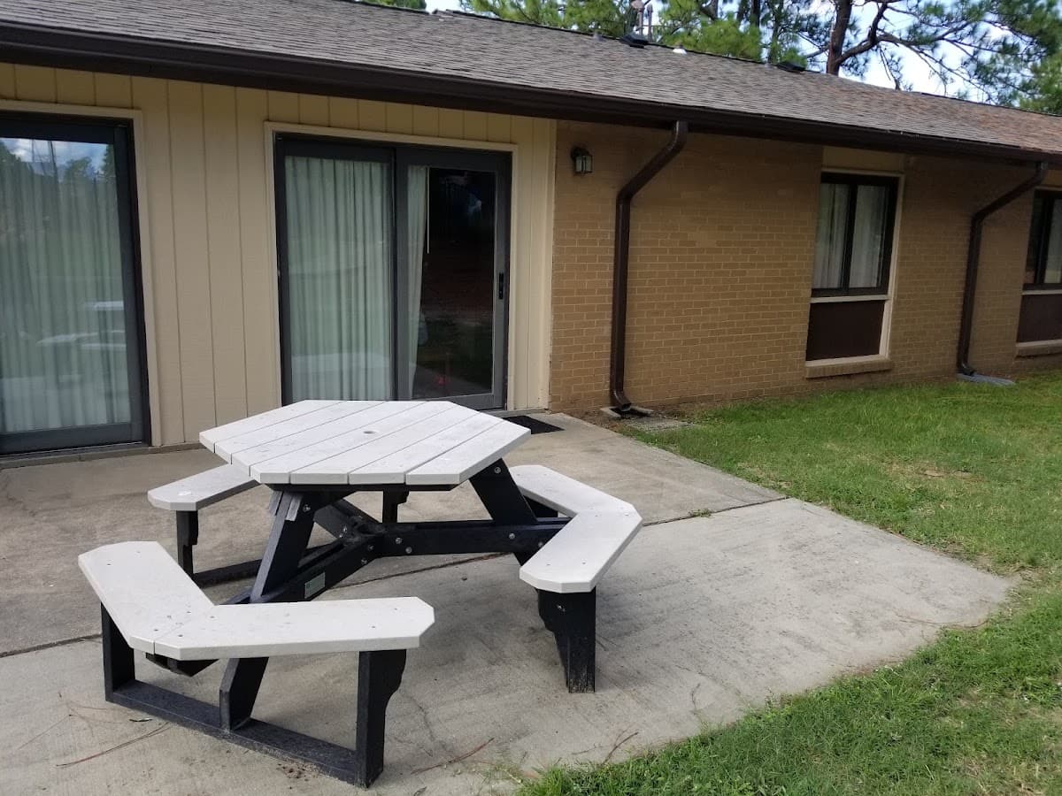 IHG Carolina Inn, Hotel in Pope Air Force Base (historical)