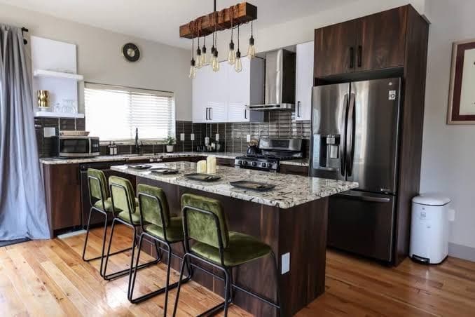 With This Hospitality Secret, Hotels Can't Compare - Three-Bedroom House, Hotel in West Kensington