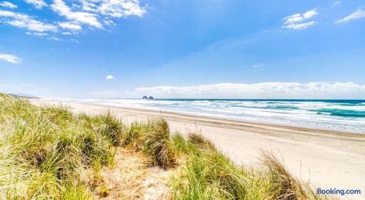 Sea Treasures Inn 209 - Entire Place, Holiday Home in Rockaway Beach