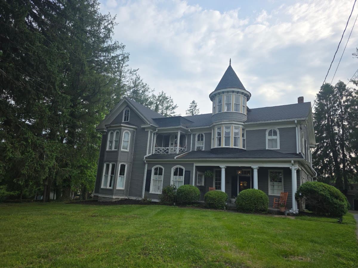 The Hollerwood House, Bed & Breakfast in Ronceverte