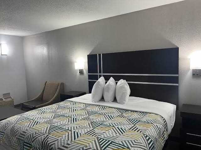 Motel 6 – Spindale, NC – Forest City - 2 Double Beds, Non Smoking, Motel in Spindale