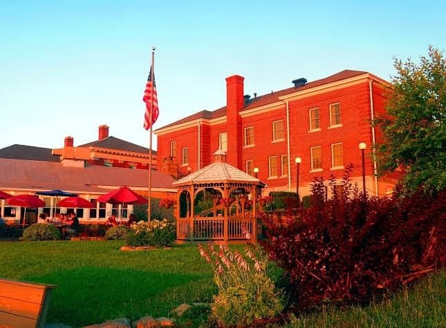 Marina Inn & Suites, Hotel in Sackets Harbor