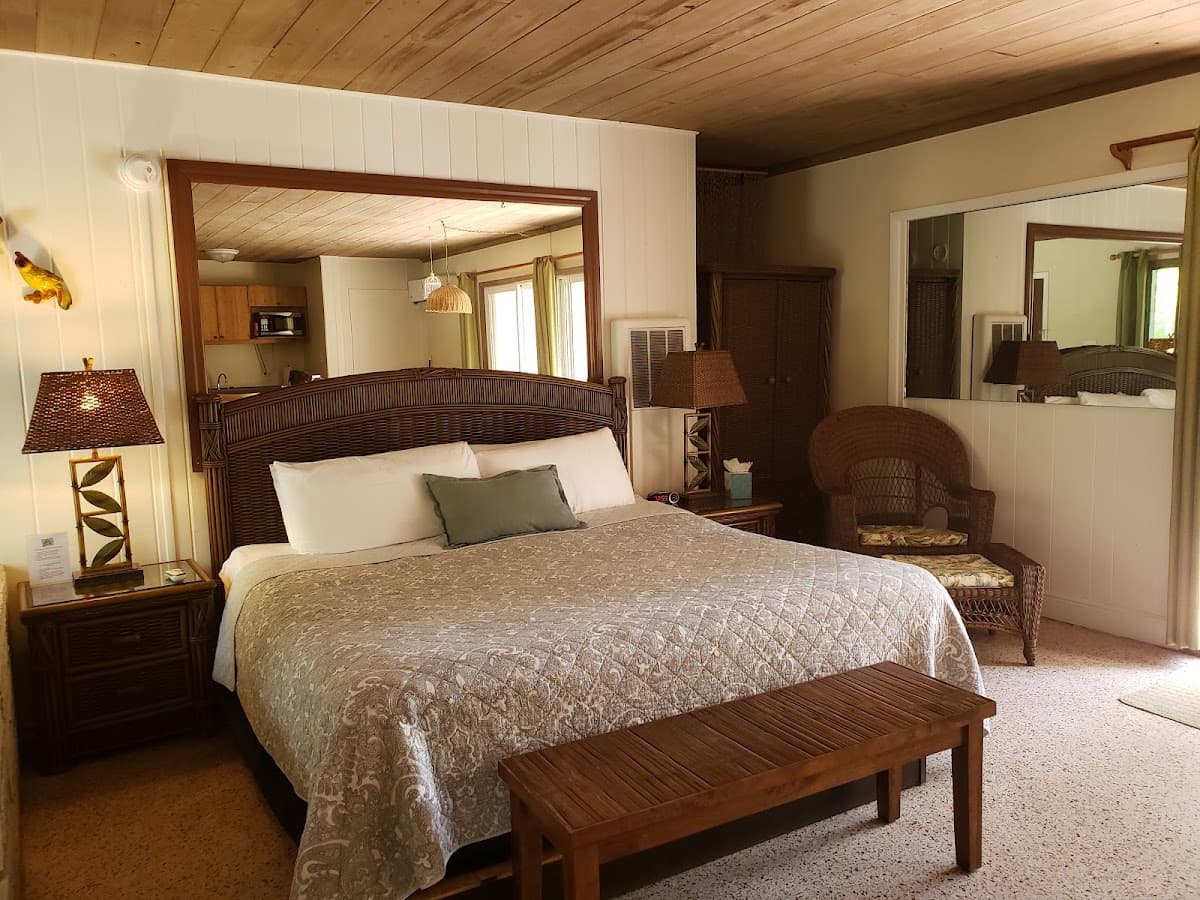 Parrot Nest Cottages, Holiday Home in Sanibel