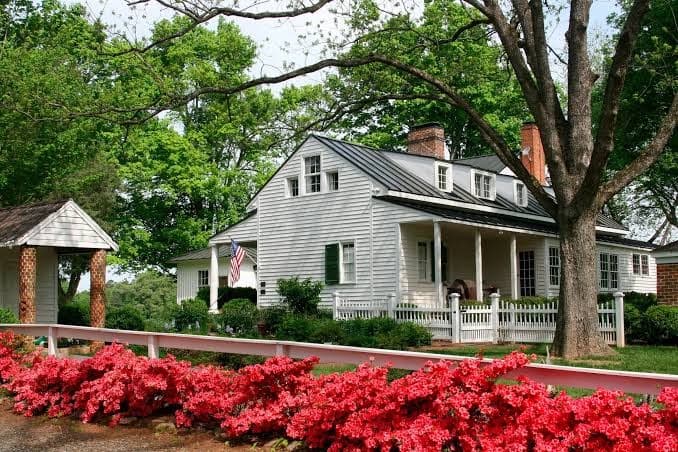 Inn at Bingham School, Bed & Breakfast in Saxapahaw
