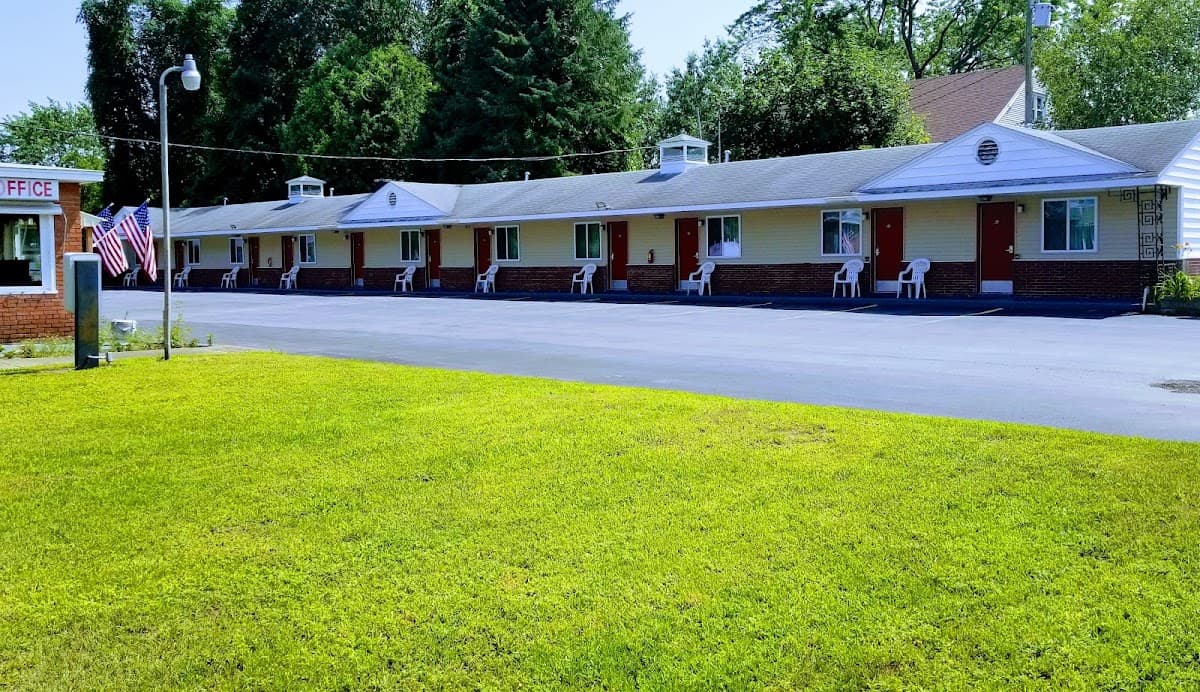 BLUE SKY INN, Hotel in South Glens Falls