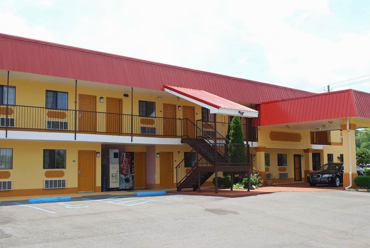 Express Inn & Suites, Hotel in Trion