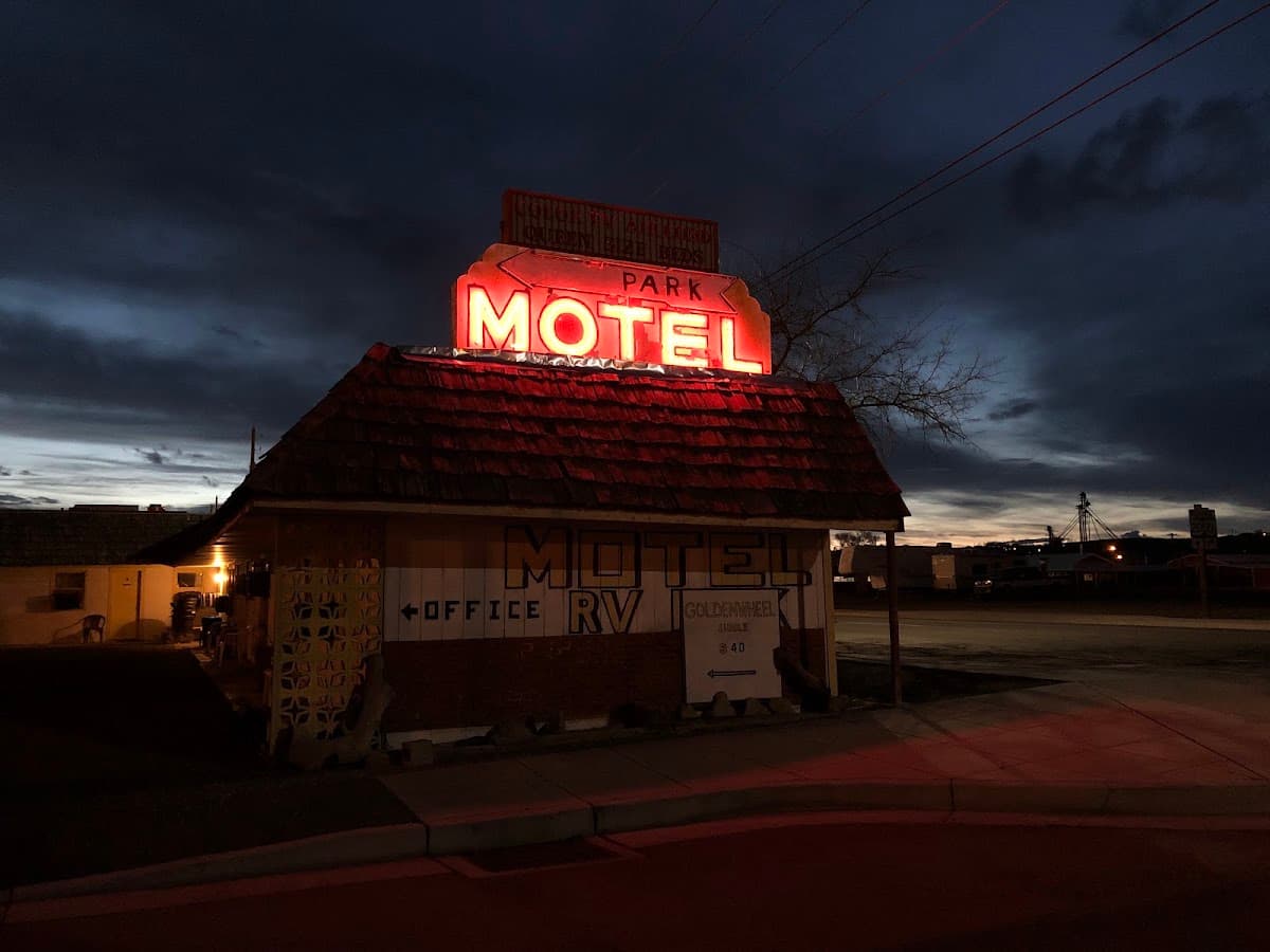 Golden Wheel Motel, Motel in Vale