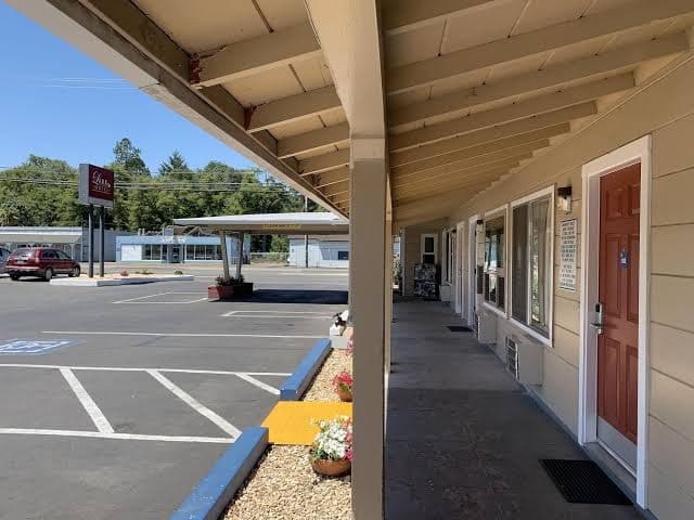 Lark Motel, Hotel in Willits