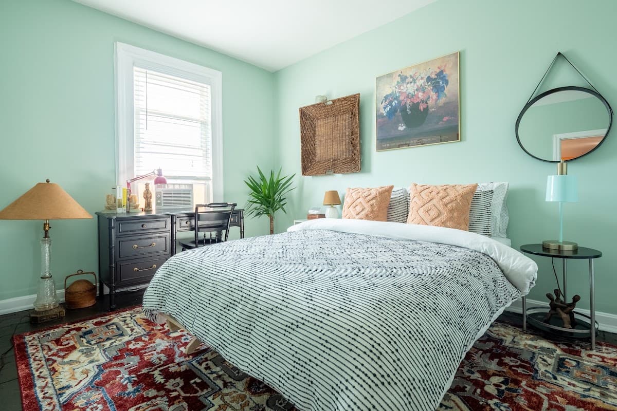 The Traveling Bohemian, Hotel in Winooski