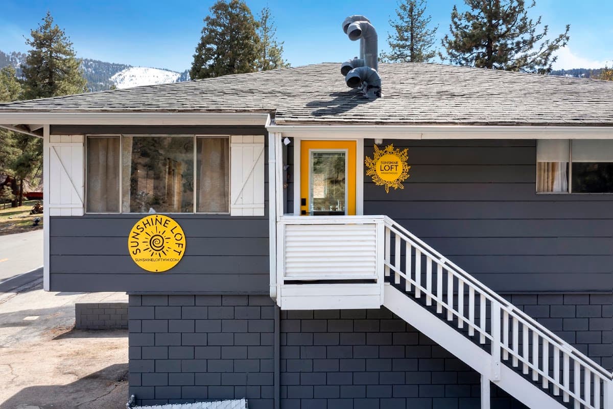 Sunshine Loft Vacation Rental, Hotel in Wrightwood