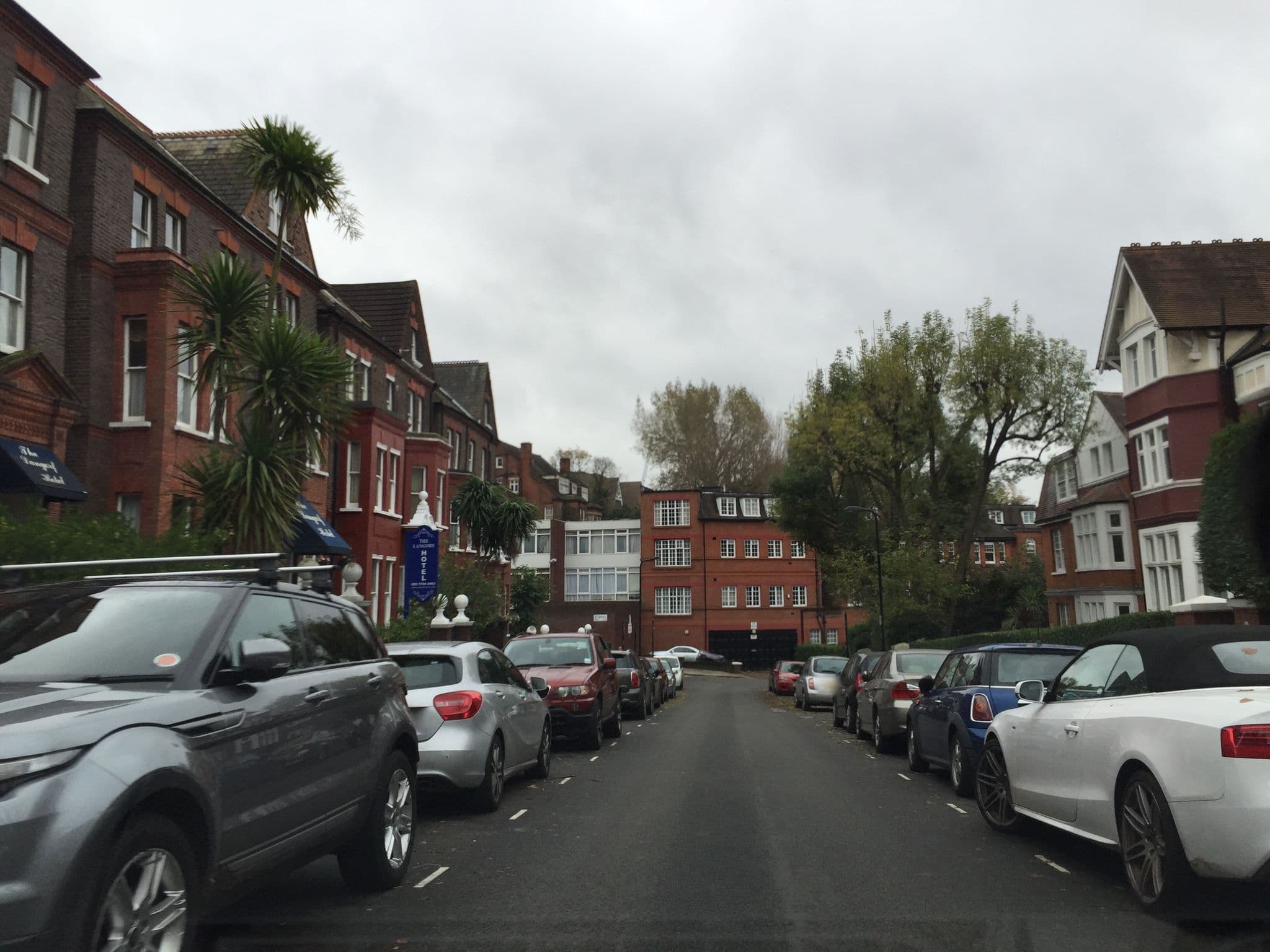 Street view near Langorf Hotel, Belsize Park — © tcoppel (CC BY-SA · Mapillary)
