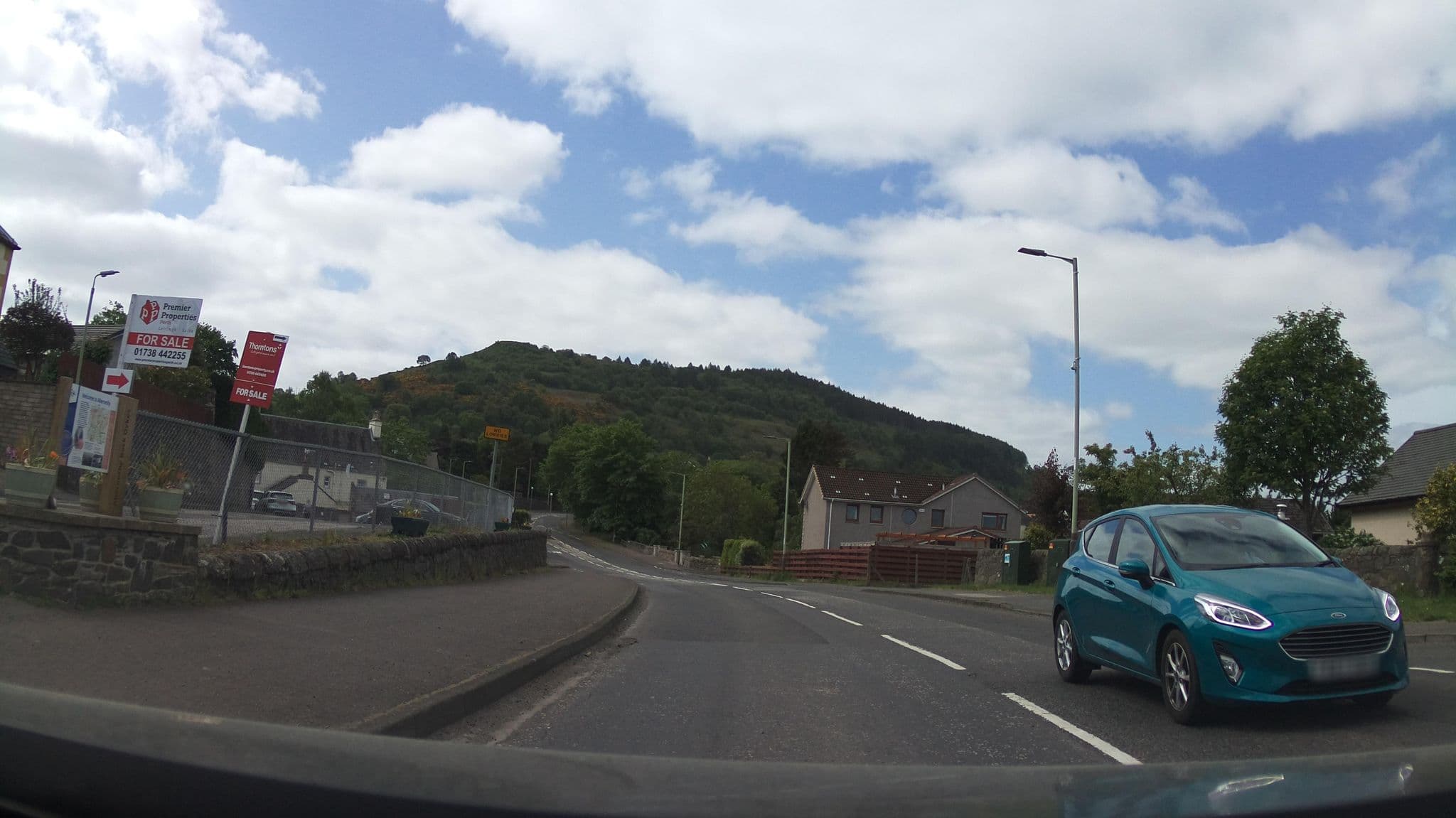 Street view near Hotel, Abernethy — © southglos (CC BY-SA · Mapillary)
