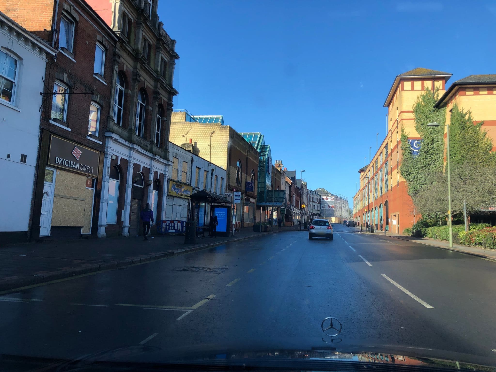 Street view near B & B Store Ltd, Aldershot — © laye (CC BY-SA · Mapillary)