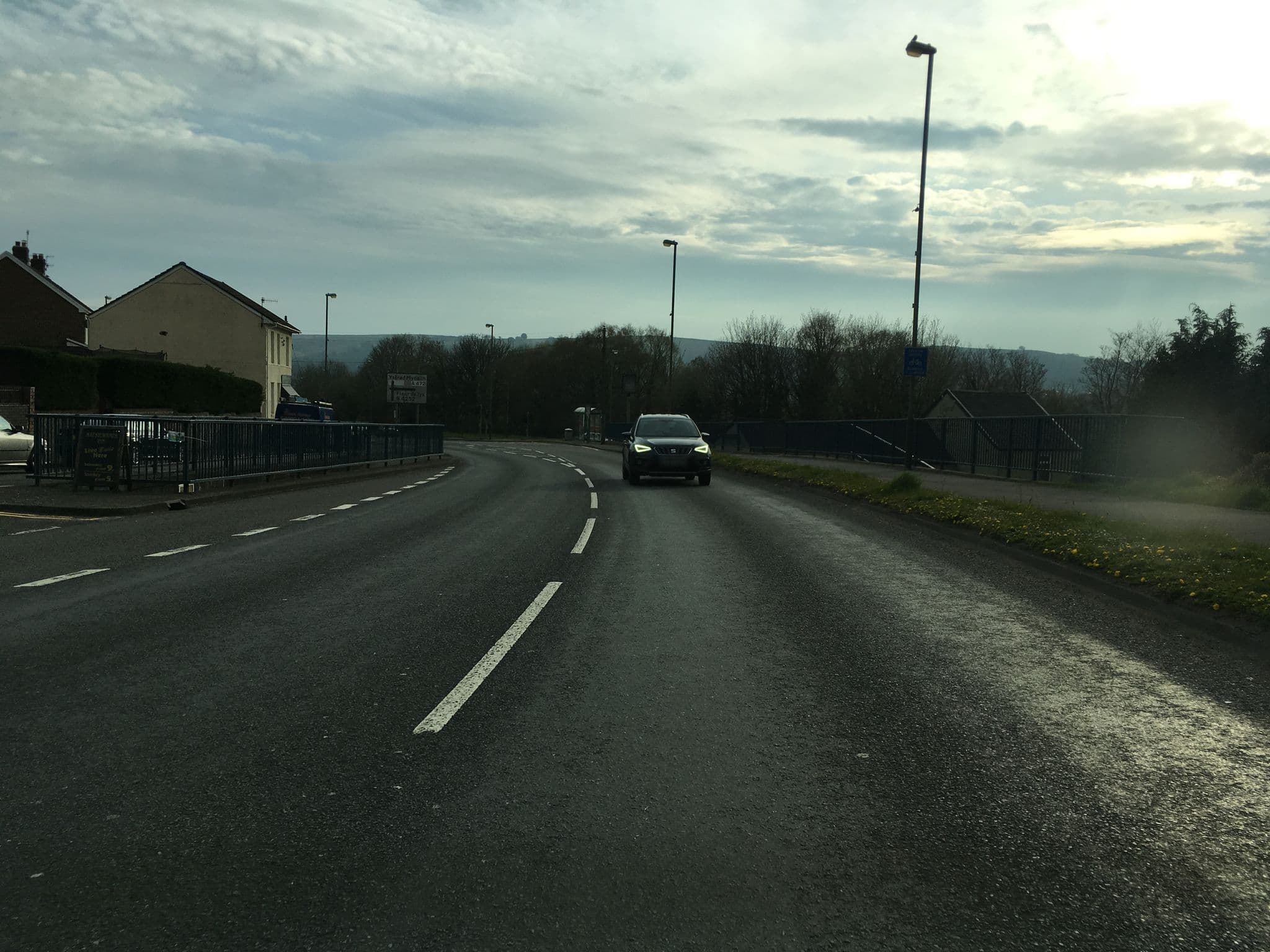 Street view near Maesycwmmer Inn, Hengoed — © southglos (CC BY-SA · Mapillary)