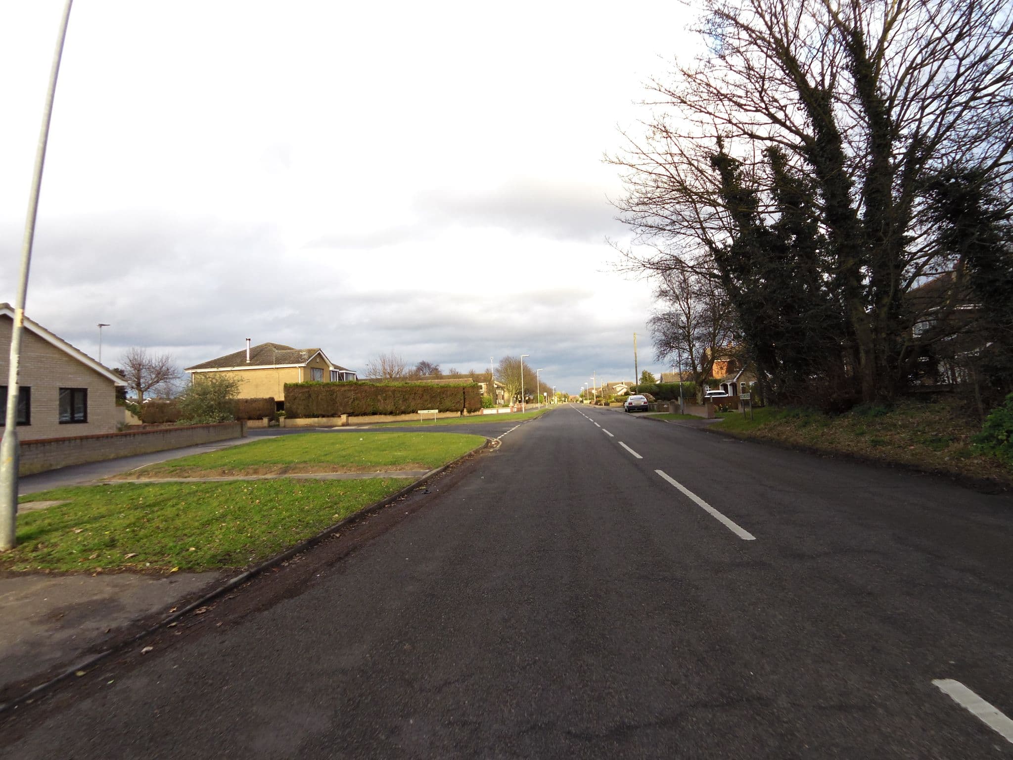 Street view near Sea Breeze, Gorleston-on-Sea — © smsm1 (CC BY-SA · Mapillary)
