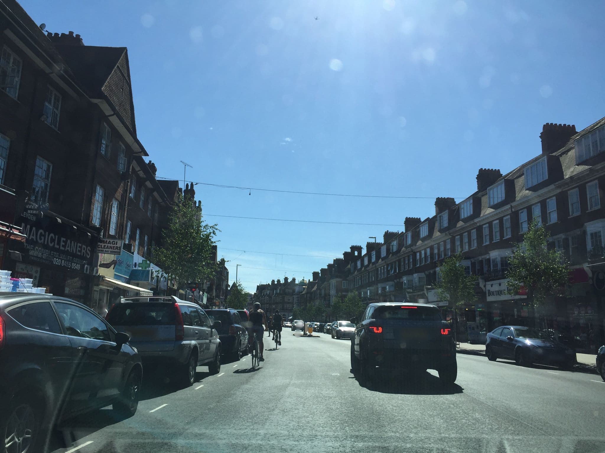 Street view near Golders guesthouse, Golders Green — © tcoppel (CC BY-SA · Mapillary)