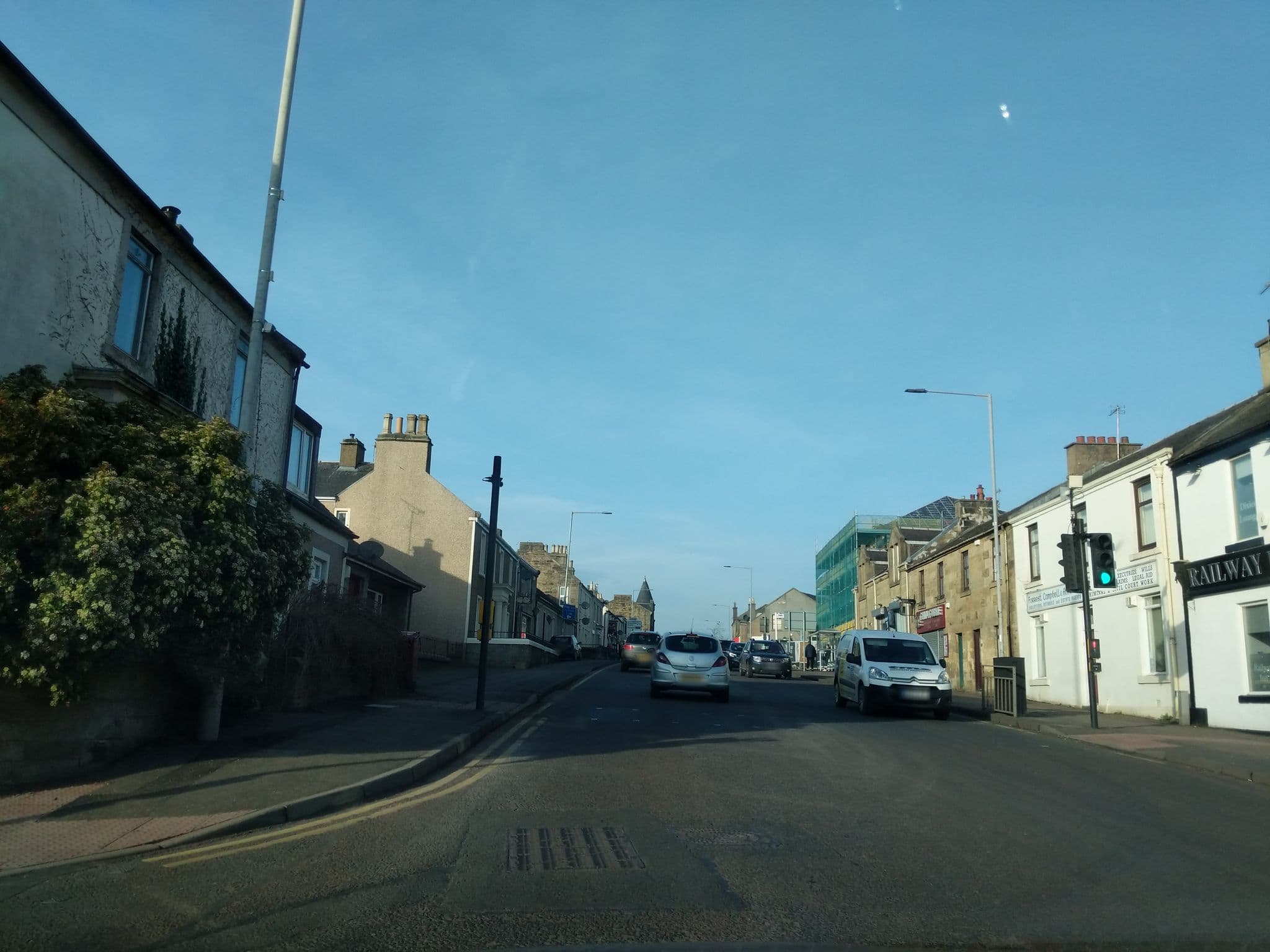 Street view near The Railway Inn, Carluke — © ccbb7766 (CC BY-SA · Mapillary)