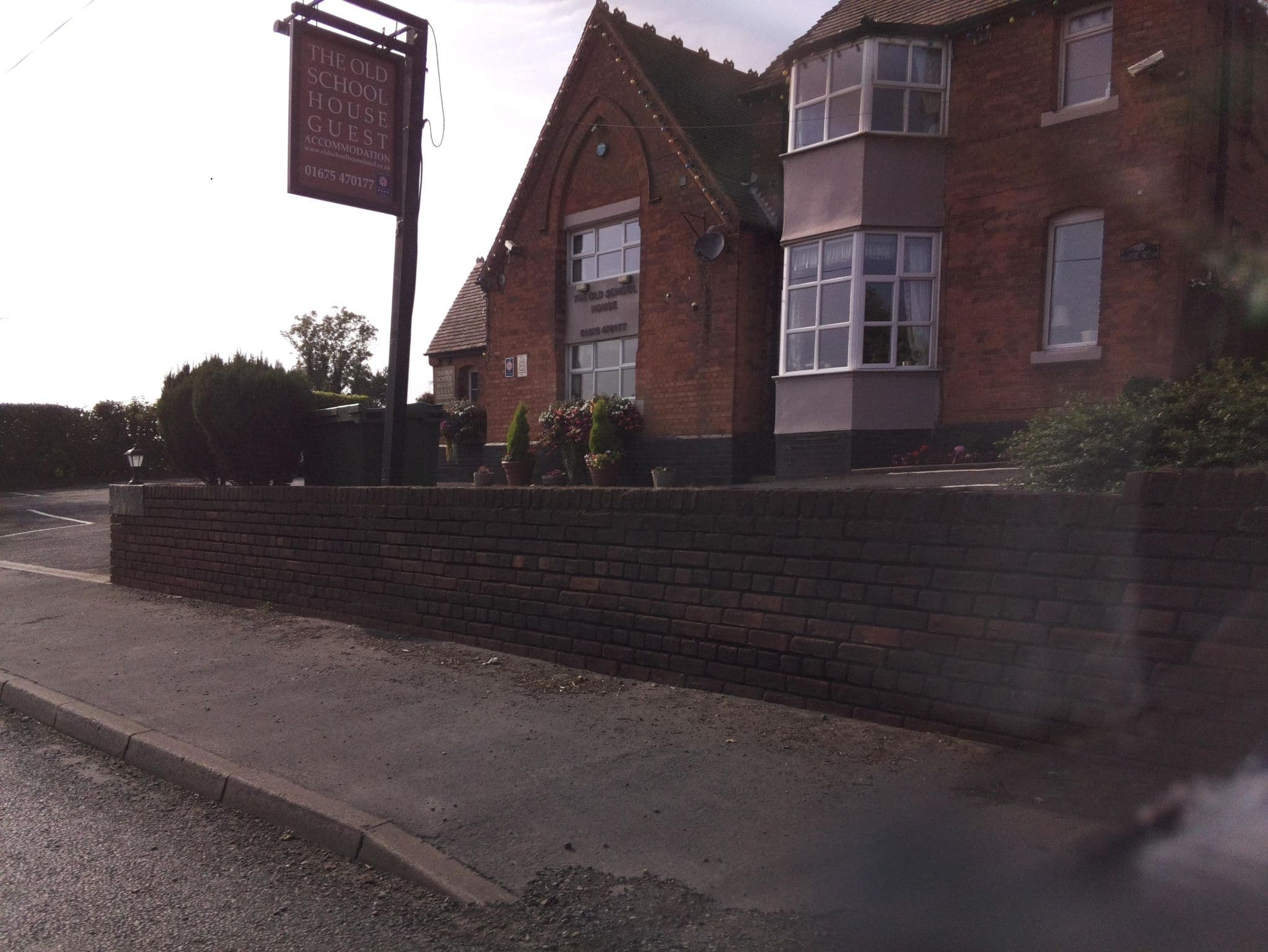 Street view near The Old School House Hotel, Curdworth — © southglos (CC BY-SA · Mapillary)