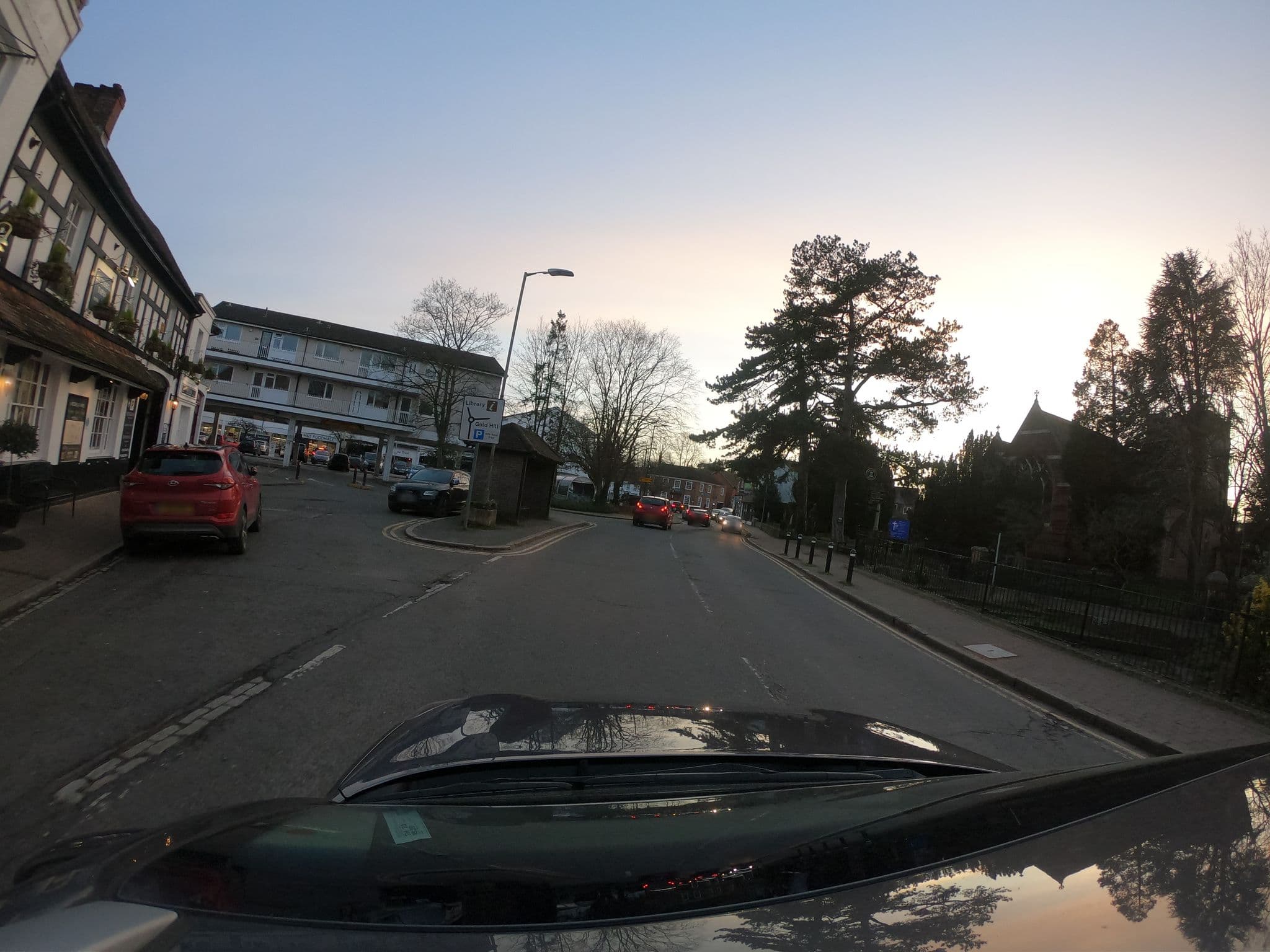 Street view near RIOSHOUSE George-Inn, Chalfont Saint Peter — © asturksever (CC BY-SA · Mapillary)