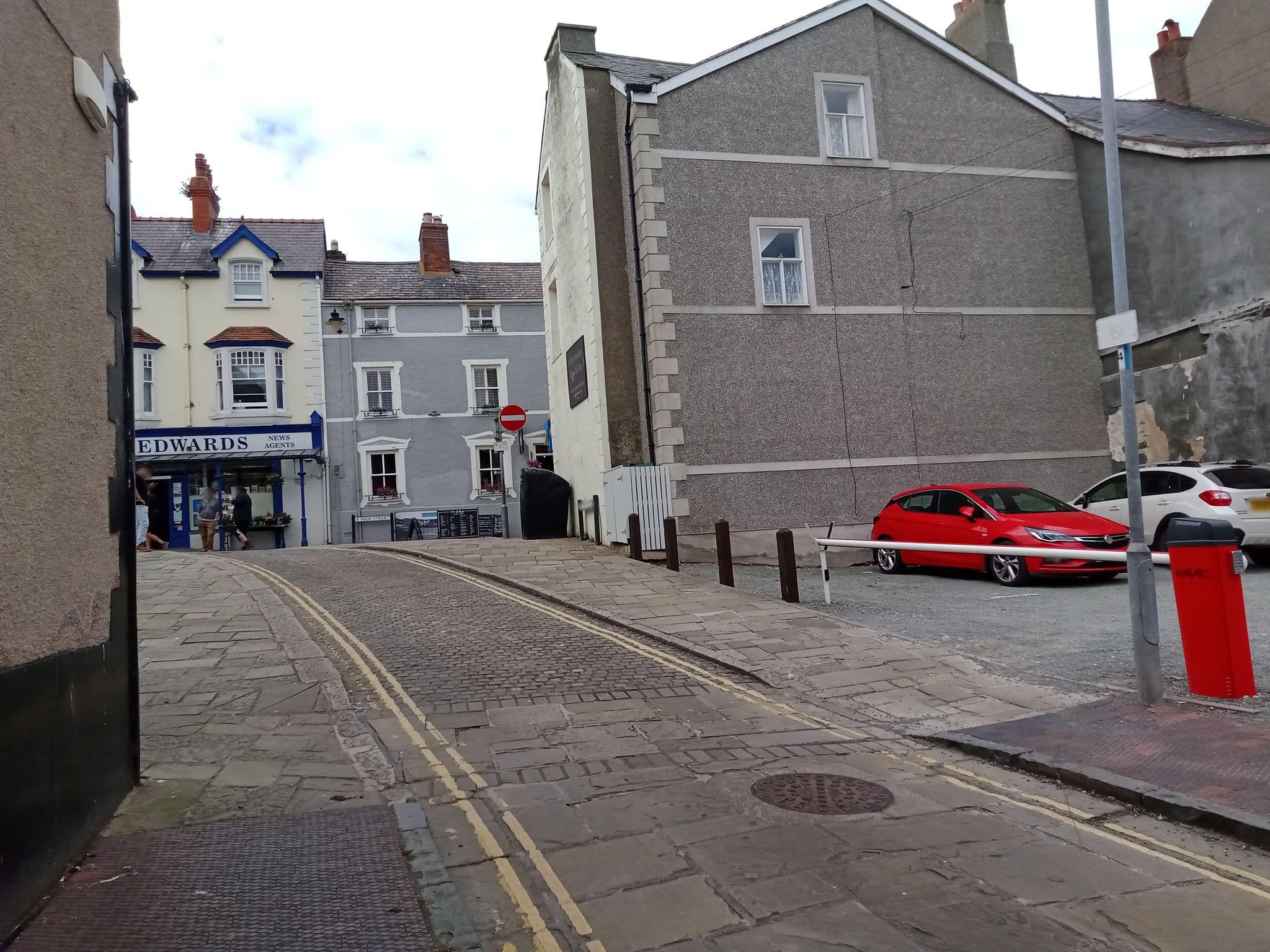 Street view near number 26, Conwy — © annekaro (CC BY-SA · Mapillary)