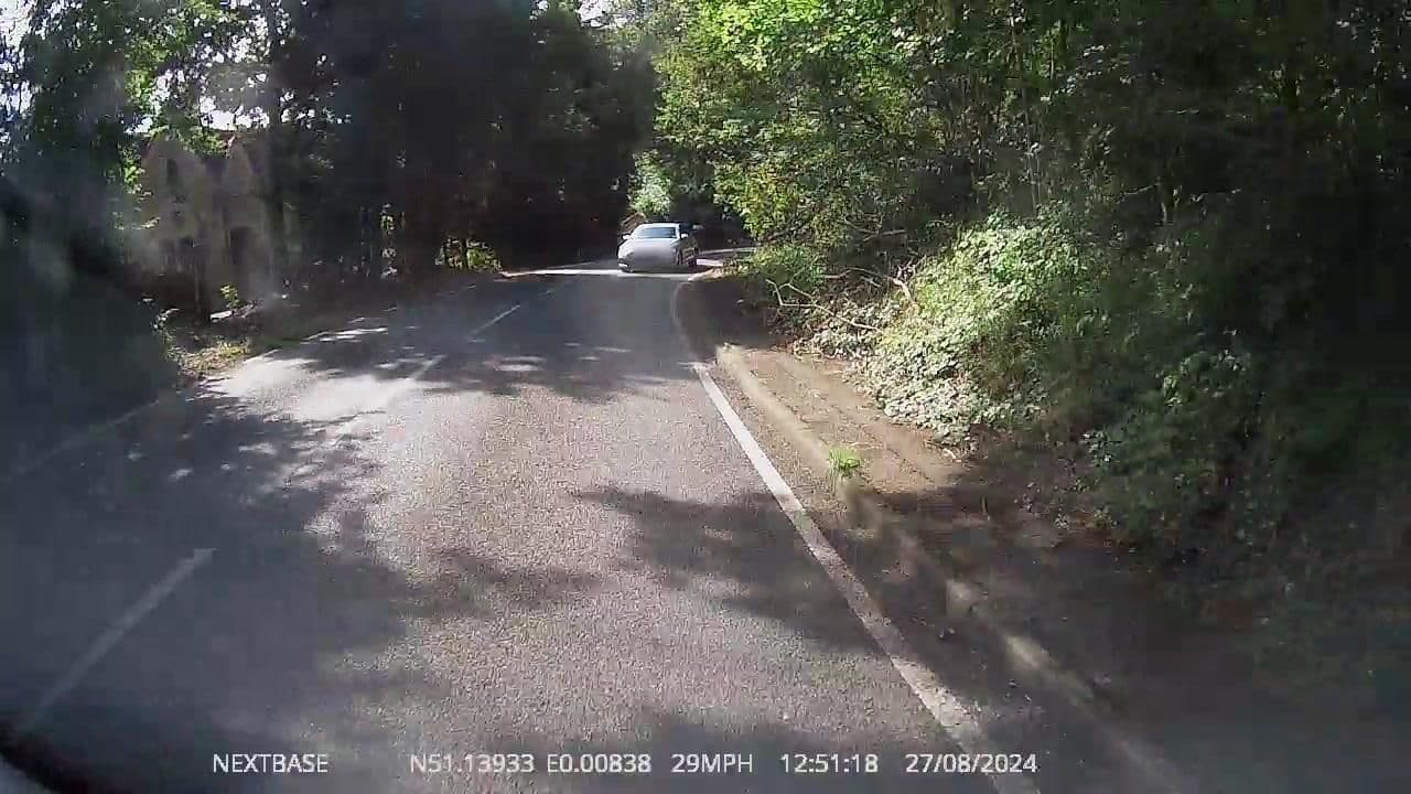 Street view near South Lodge House, East Grinstead — © OrangeHurst97 (CC BY-SA · Mapillary)