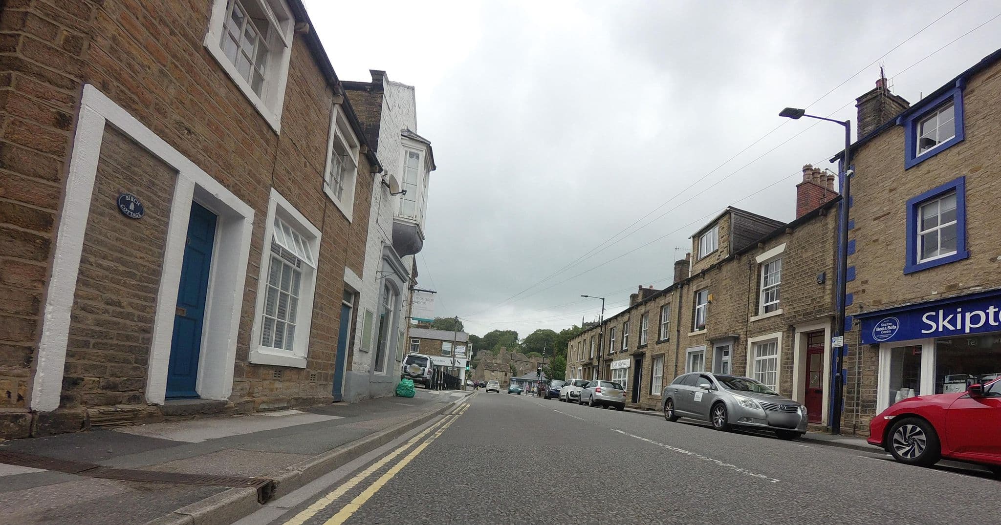Street view near Birch Cottage, Skipton — © tallguy (CC BY-SA · Mapillary)