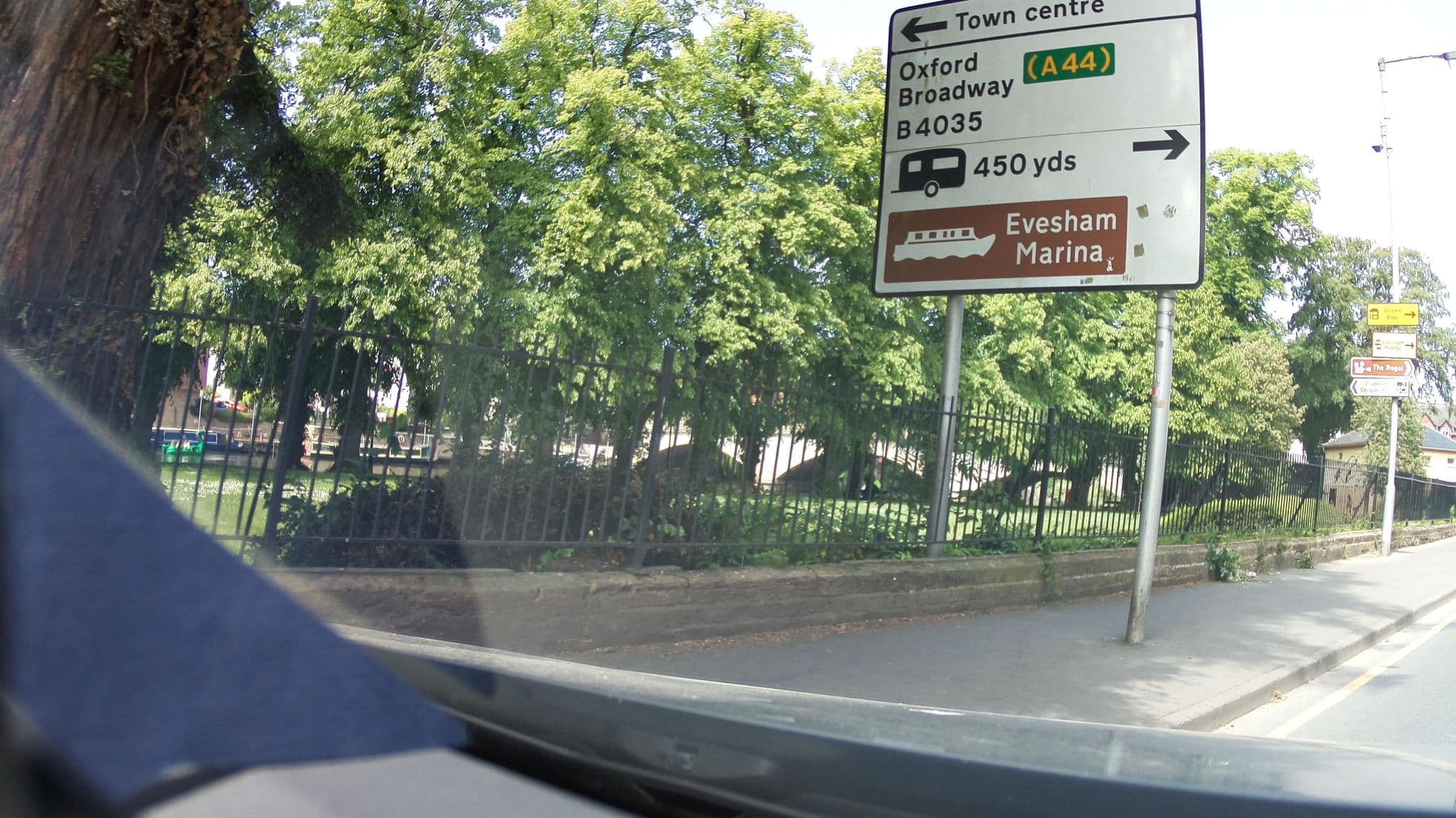 Street view near The Northwick Arms Hotel, Evesham — © southglos (CC BY-SA · Mapillary)