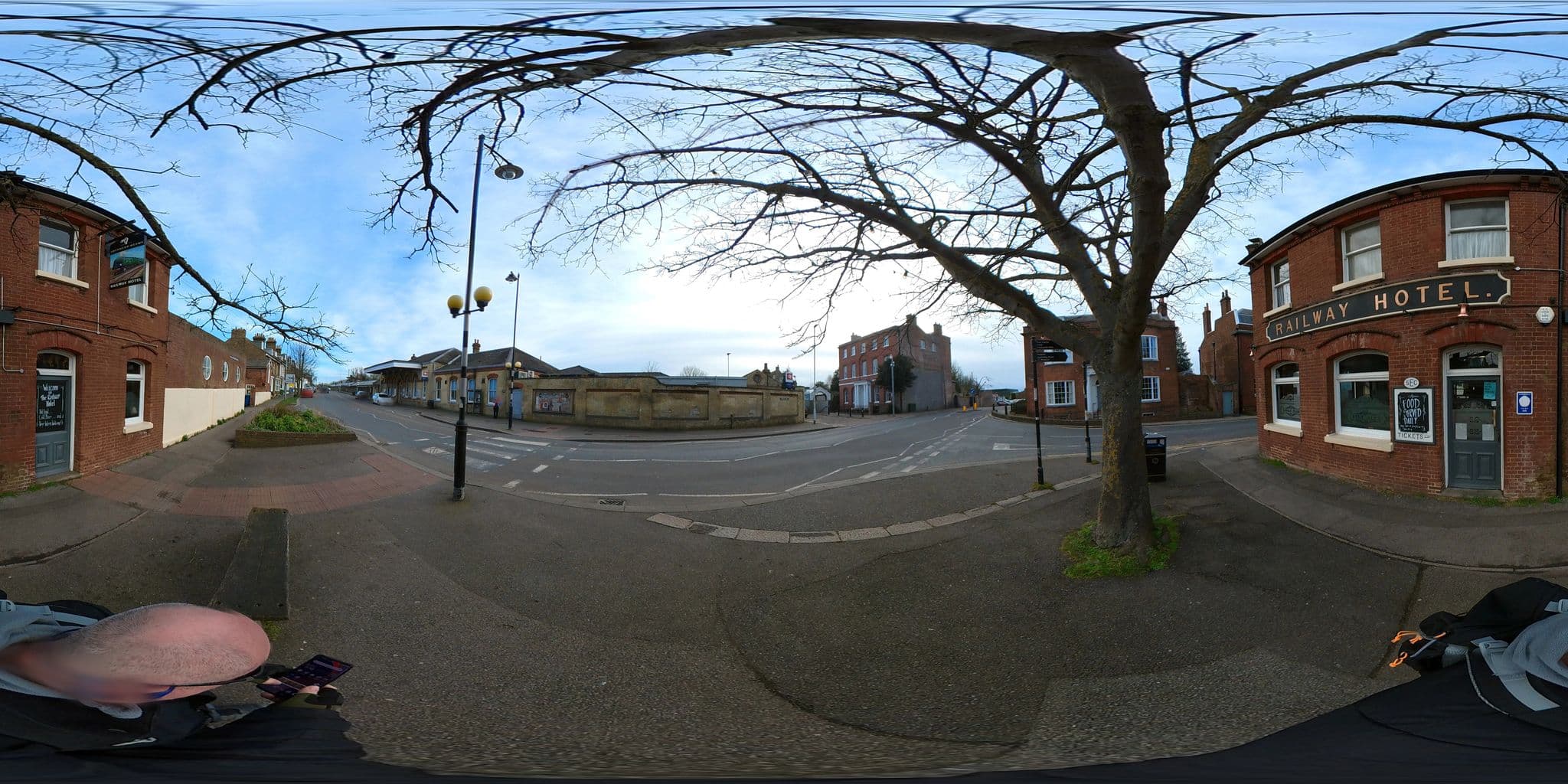 Street view near Railway Hotel, Faversham — © jkingsleya (CC BY-SA · Mapillary)