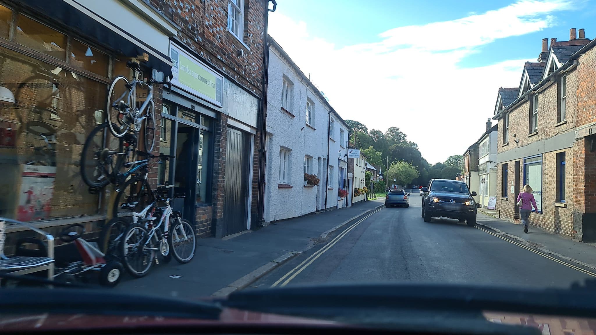 Street view near The George Hotel, Great Missenden — © alexanderar (CC BY-SA · Mapillary)