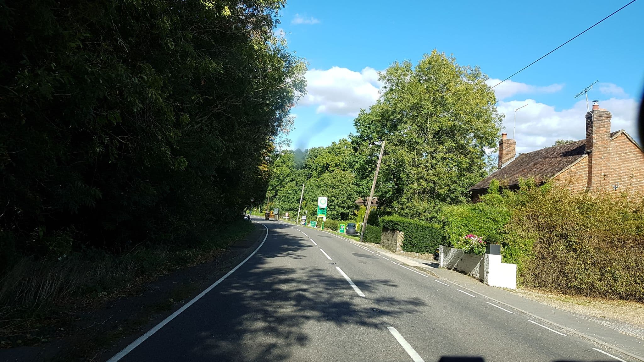 Street view near The Mulberry Inn, Chiddingfold — © richardc (CC BY-SA · Mapillary)