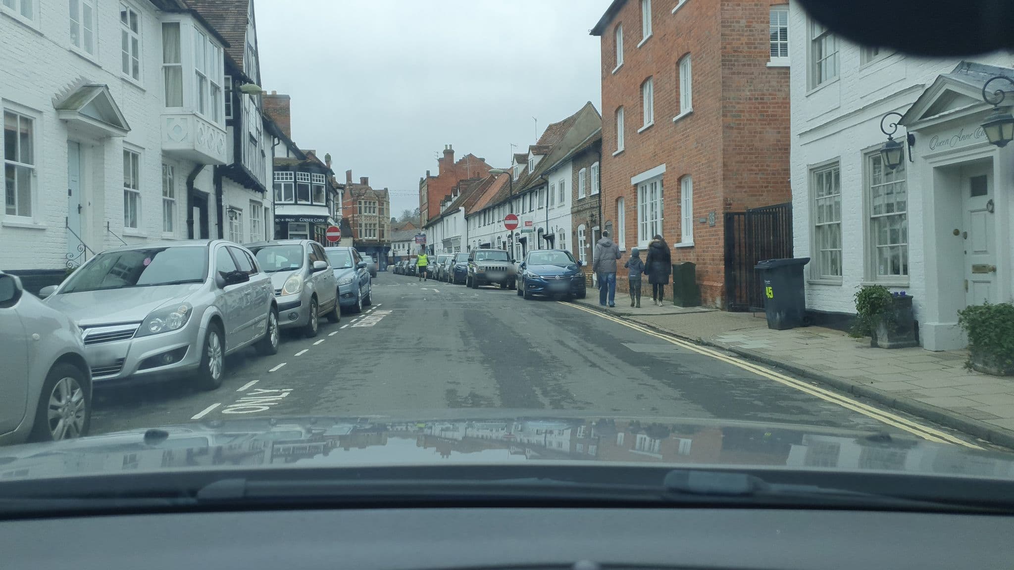 Street view near Anchor Hotel, Henley-on-Thames — © themadcabbie (CC BY-SA · Mapillary)