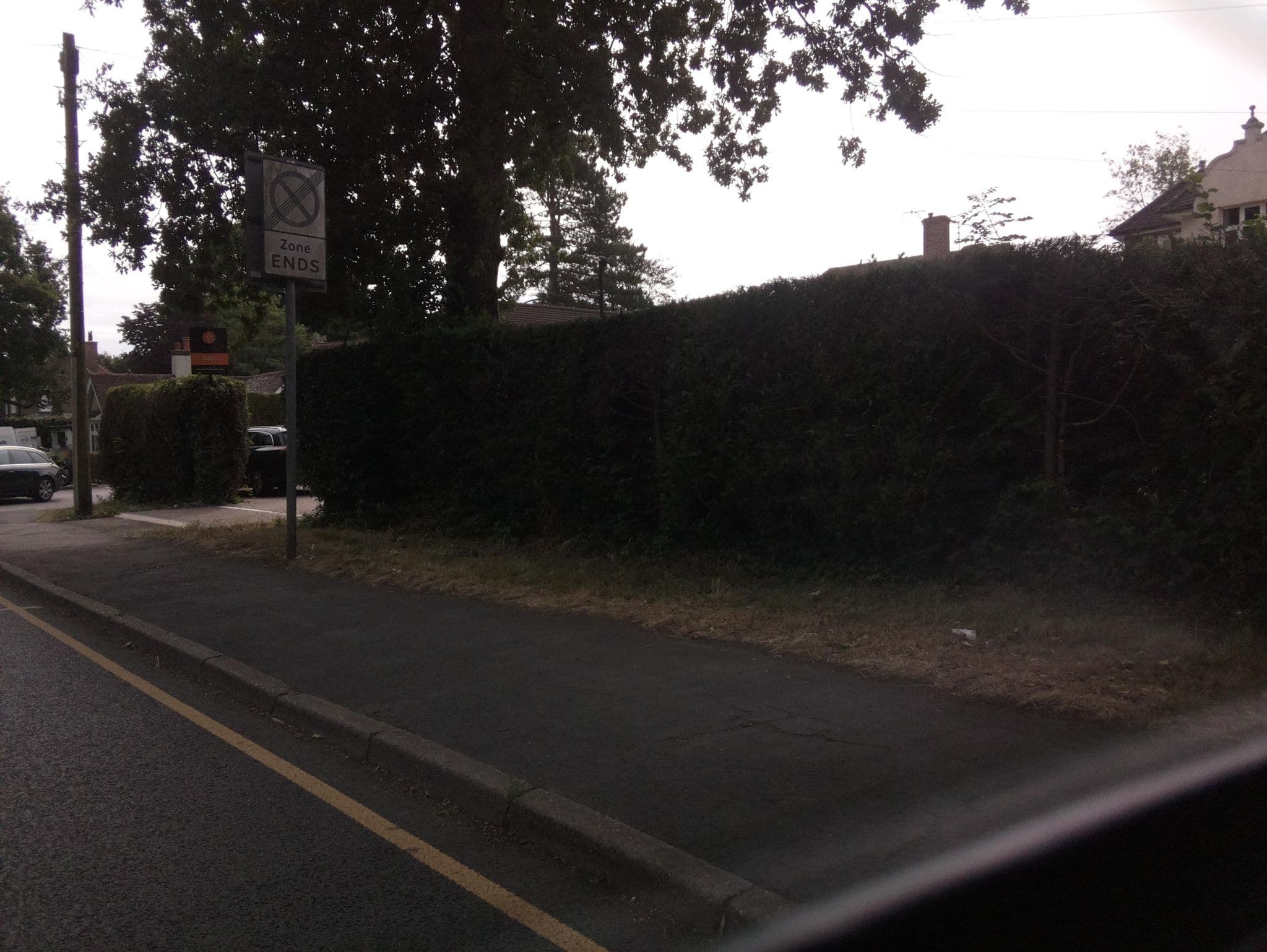 Street view near Gainsborough Lodge, Horley — © southglos (CC BY-SA · Mapillary)