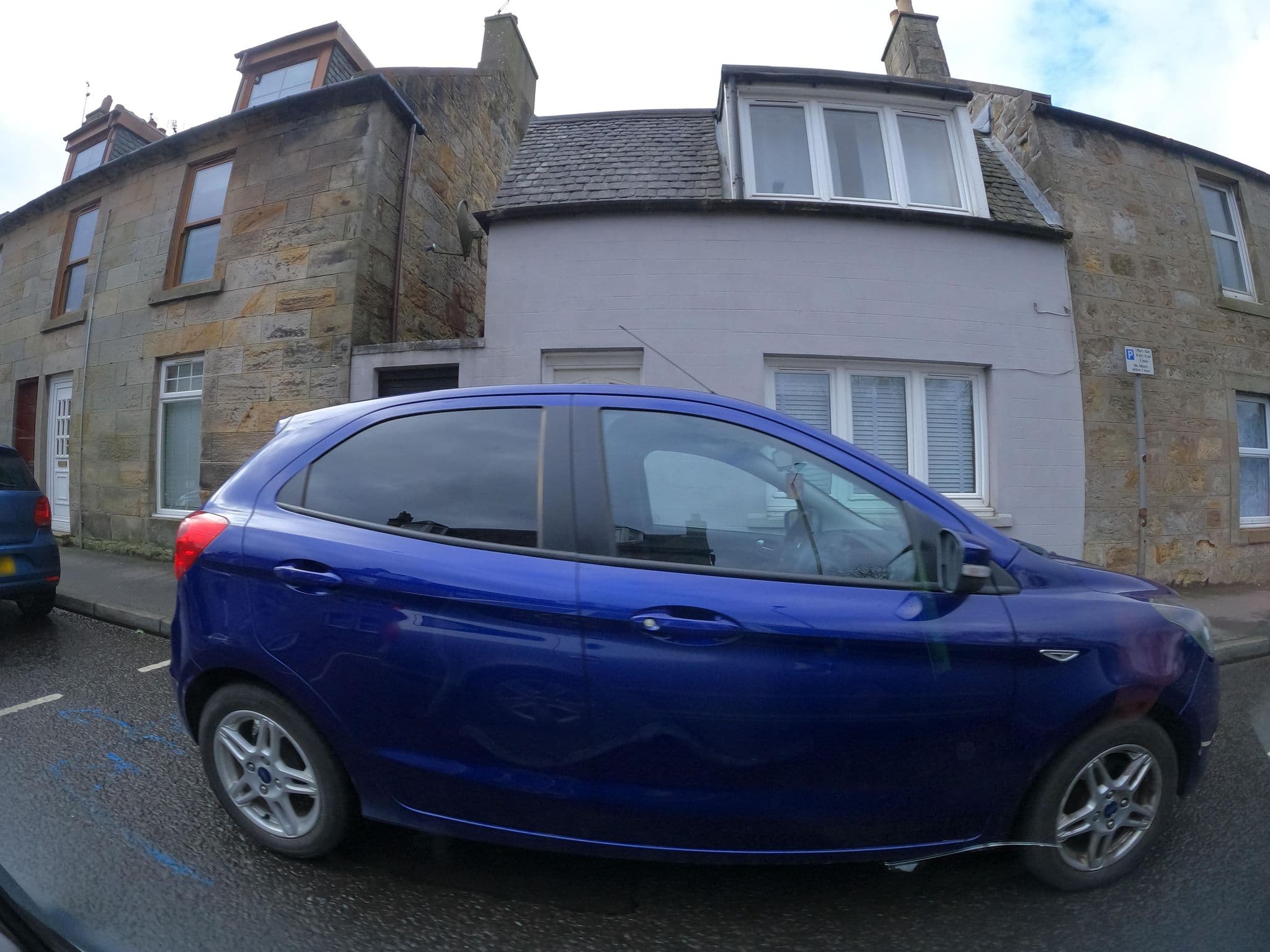 Street view near The Kirklands Hotel, Kinross — © hobgoblin (CC BY-SA · Mapillary)
