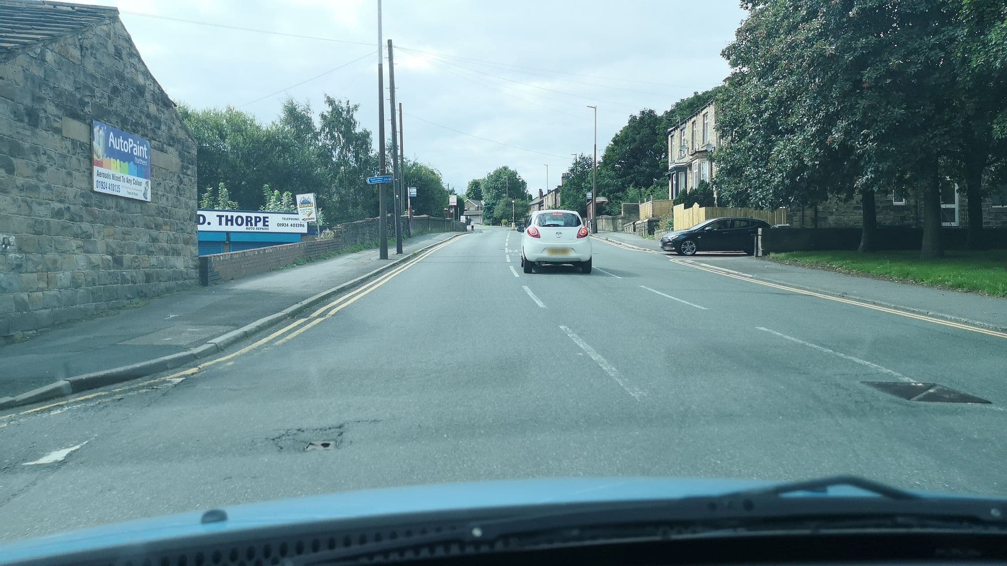 Street view near Heartbreak Hotel, Liversedge — © cuttlebug (CC BY-SA · Mapillary)