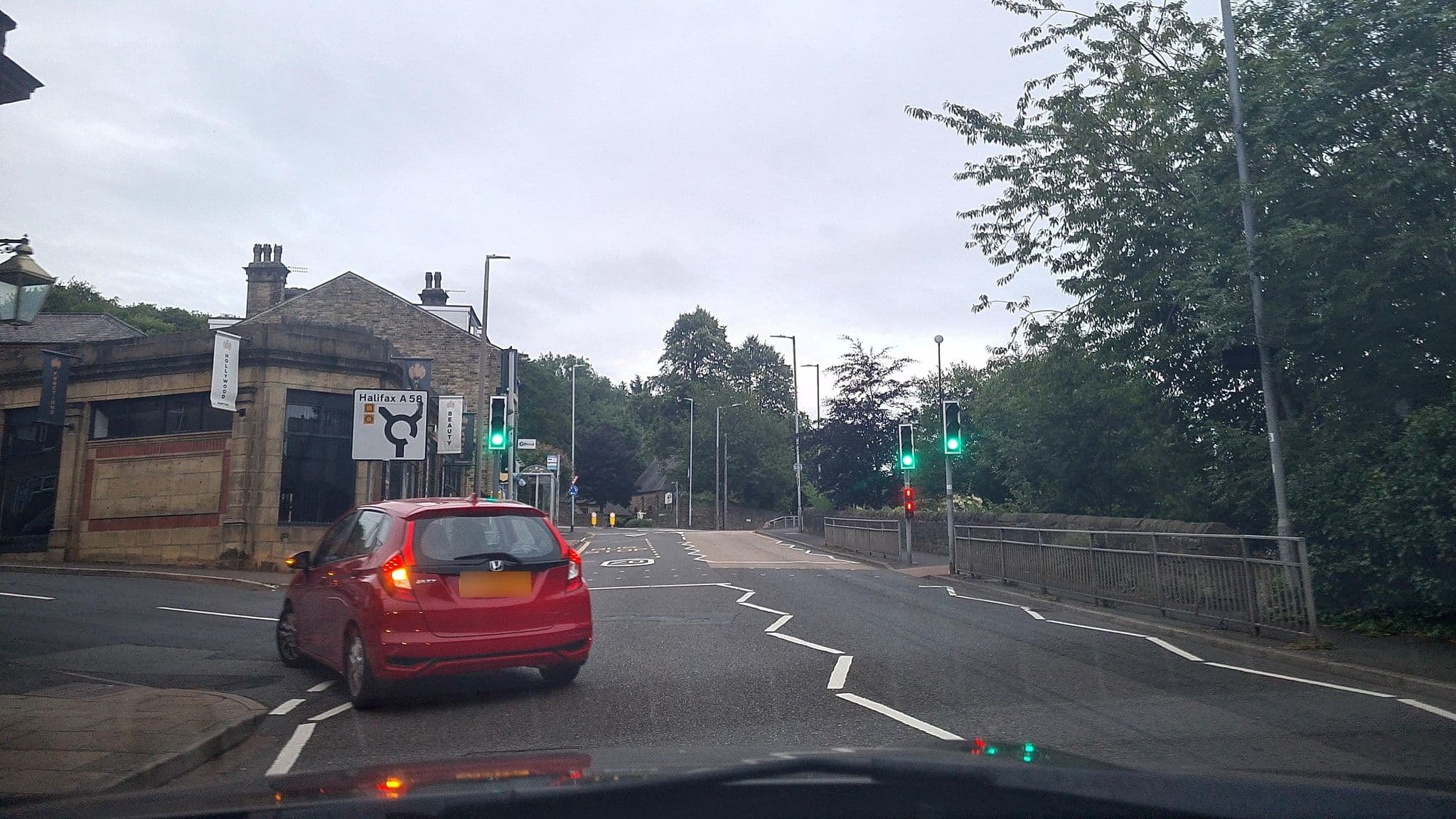 Street view near Shepherds Rest Hotel, Sowerby Bridge — © mappo2 (CC BY-SA · Mapillary)
