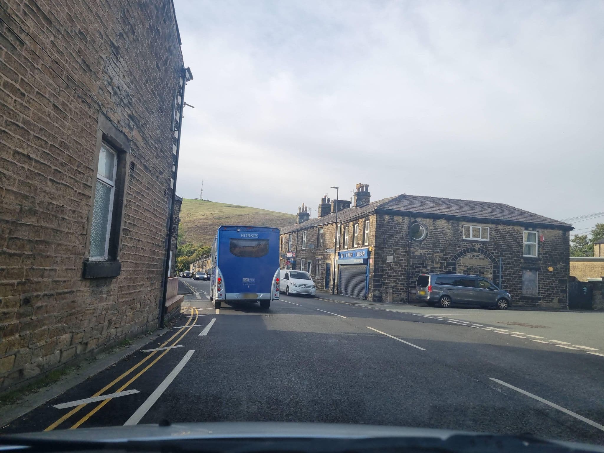 Street view near King William IV Hotel, Saddleworth — © mappo2 (CC BY-SA · Mapillary)